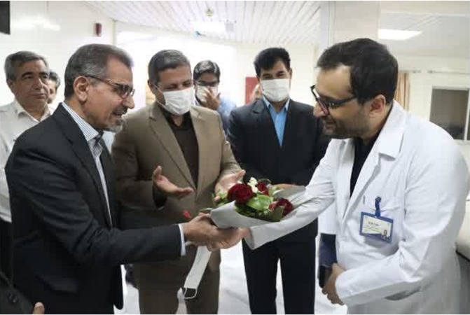 عیادت معاون استاندار و رئیس دانشگاه علوم پزشکی سبزوار از بیماران حادثه آتش‌سوزی ساختمان سیمان