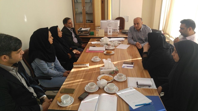 جلسه_معاون_با_کارشناسان.jpg 